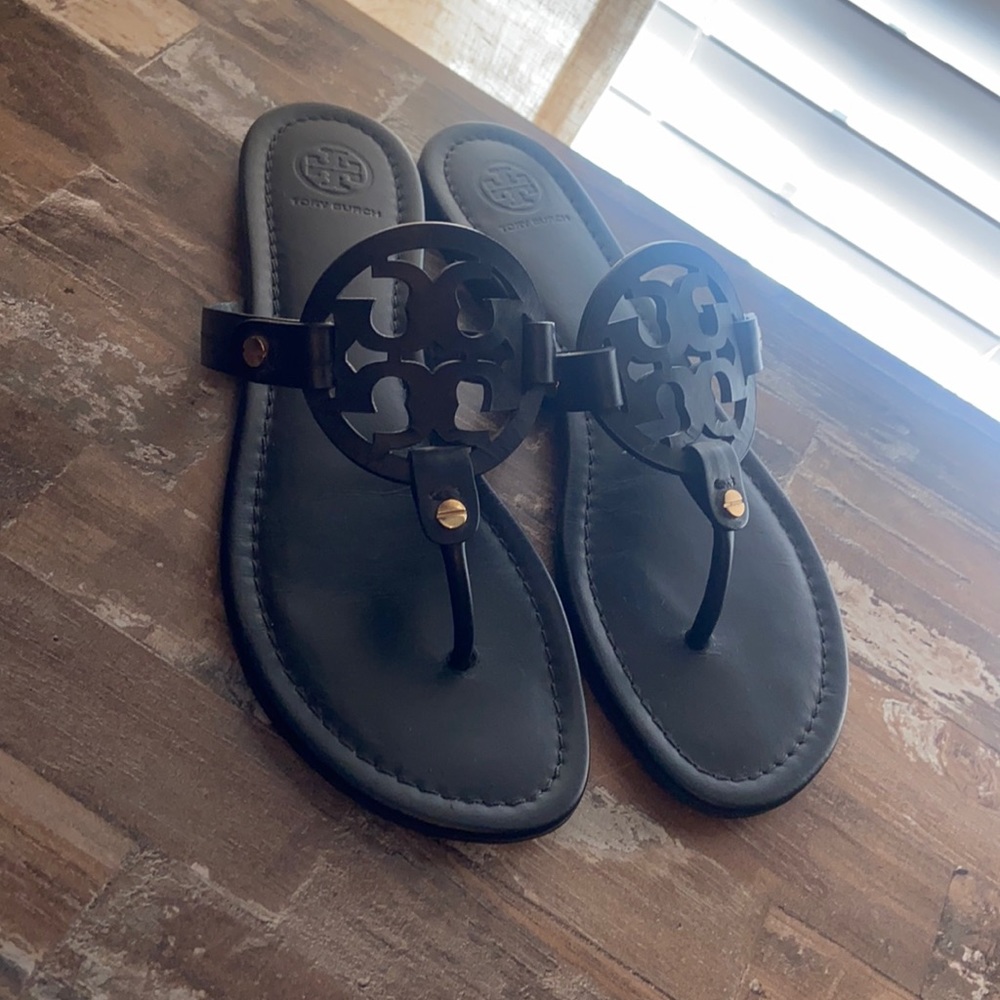 Black tory burch sandals, excellent condition. Worn maybe twice